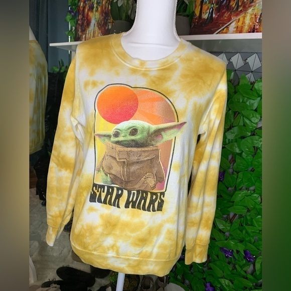 Star Wars XS Baby Yoda Against Orange Sun Graphic Sand Long Sleeve Sweatshirt - Picture 1 of 8